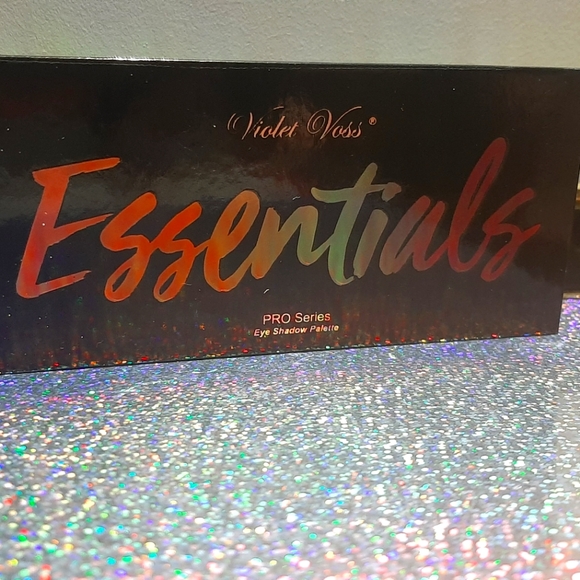 Violet Voss Essentials Volume 1 - Picture 1 of 3